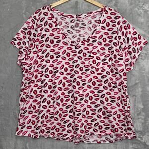 Torrid Top Womens 5X White Pink Red Lips V Neck Short Sleeve Cotton Pocket